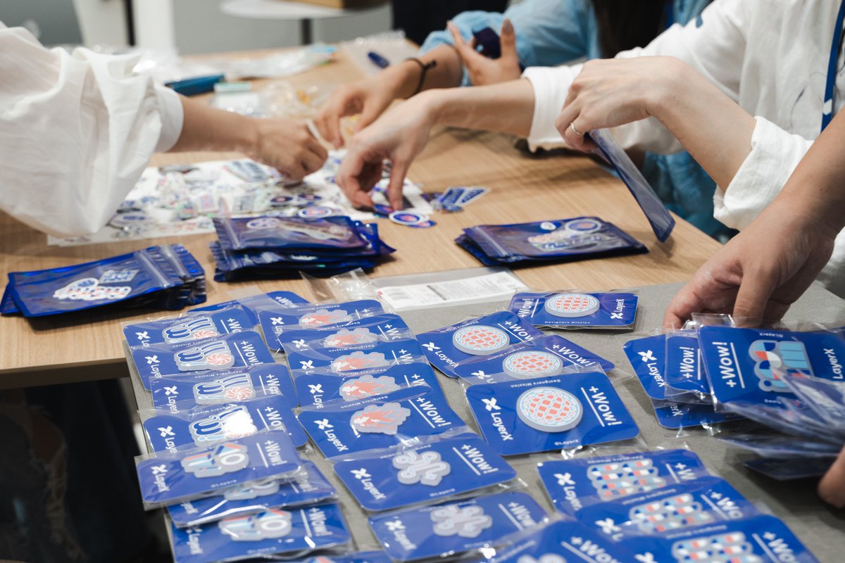 LayerX_Design's tweet image. #Designship2025 ノベルティのパッケージング🎁
包装でも『+Wow』を感じていただけるよう心をこめて包装しました🙌#LayerX_Design