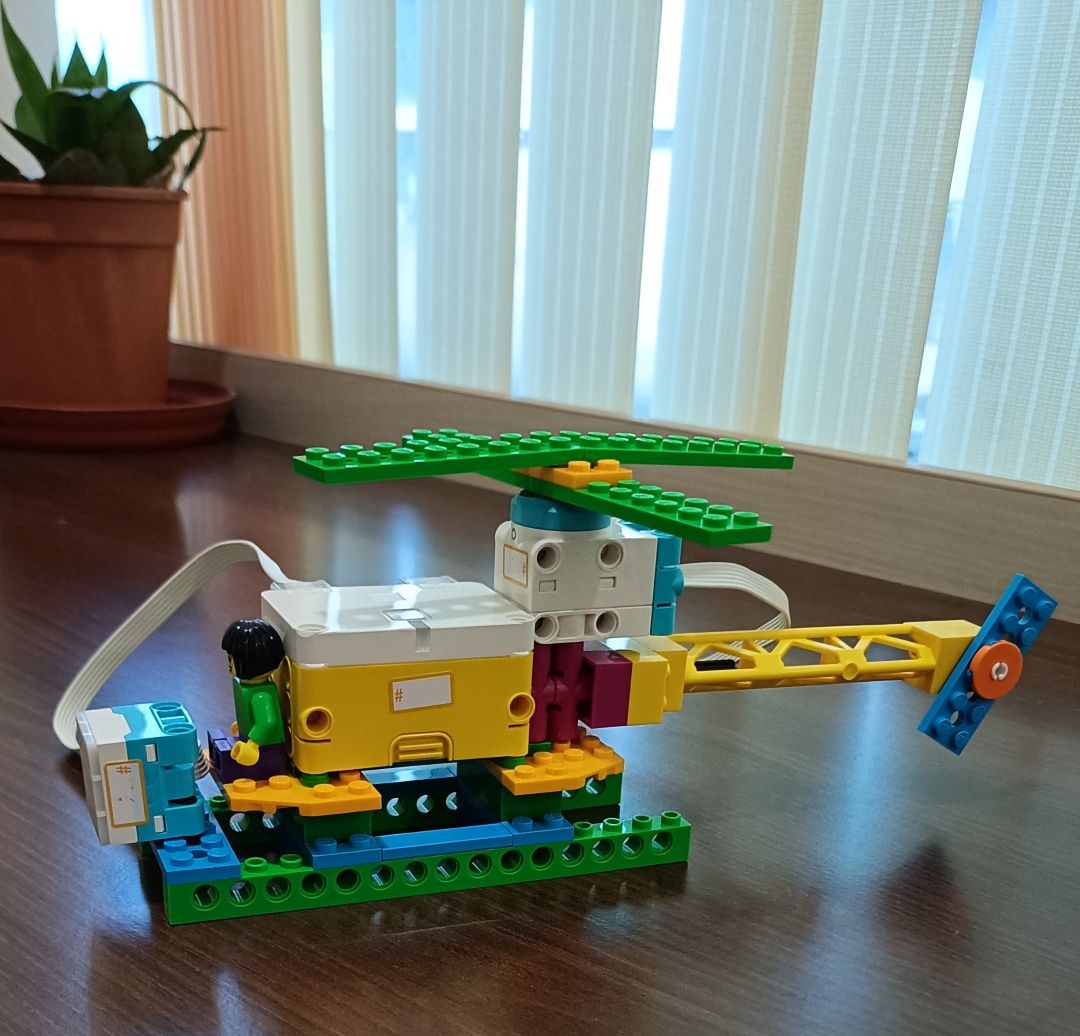 RoboBharati's tweet image. Join our exciting STEAM workshops where curious kids can explore robotics, coding, and hands-on projects that spark creativity and innovation. Watch as they collaborate and learn in a fun environment that encourages critical thinking and problem-solving skills.
#LearnToInnovate