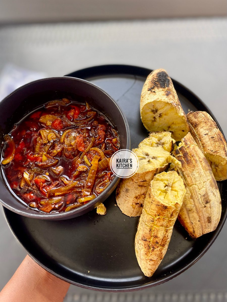 I grilled before the rain started 🤭..

This sauce is the beginning of all wisdom 😩.