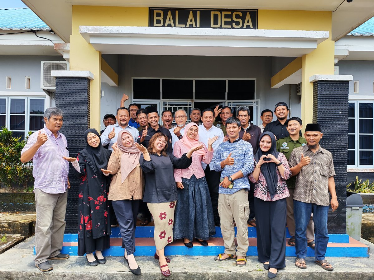 MatDaud49847459's tweet photo. SELAMAT HARI BAKTI PENDAMPING DESA, tingkatkan integritas &amp; pengabdian untuk suksesnya 12 rencana aksi kemendesa guna merealisasikan Asta Cita menuju Indonesia Emas 2045

@prabowo
@YandriSusanto27

#HariBaktiPendampingDesa2025
#TPPIndonesia
#TPPProvKepri https://t.co/kl7yRfesj8