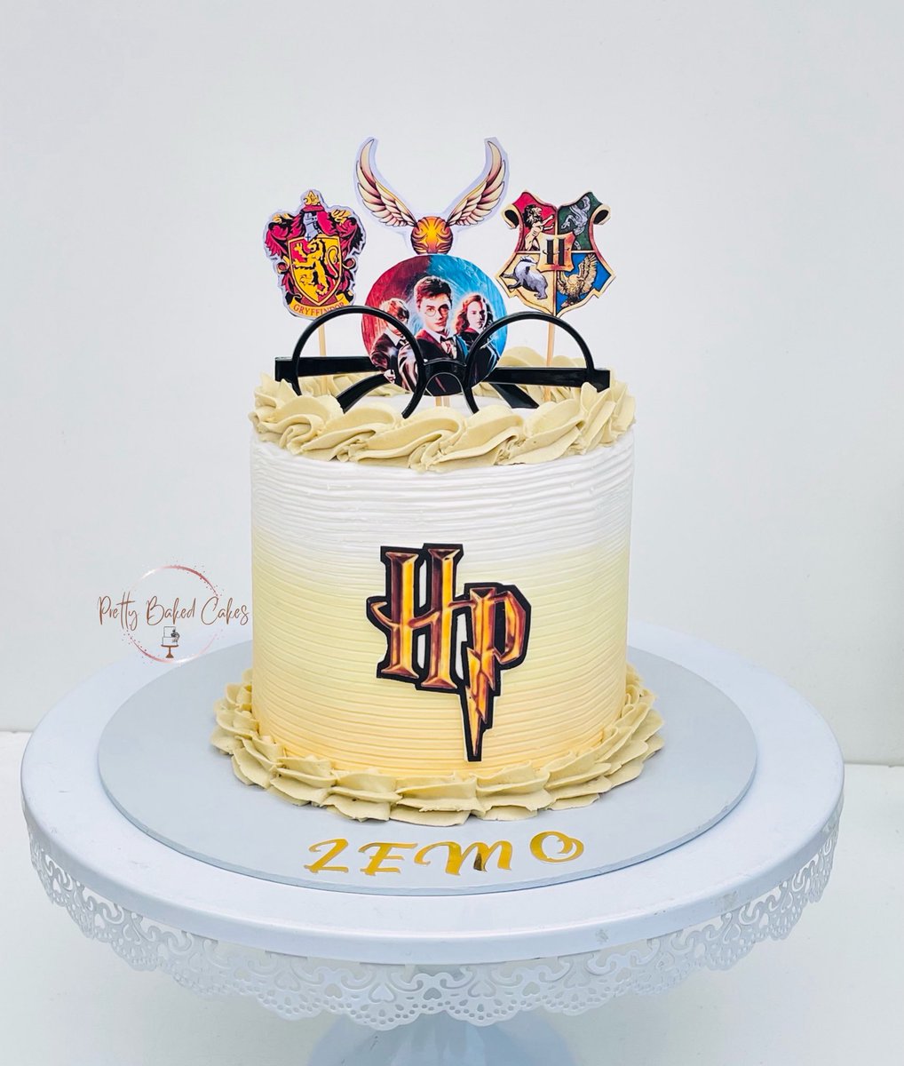 Harry Potter themed cake for Lemo 🤍
For all cake inquiries please contact 0612118570.