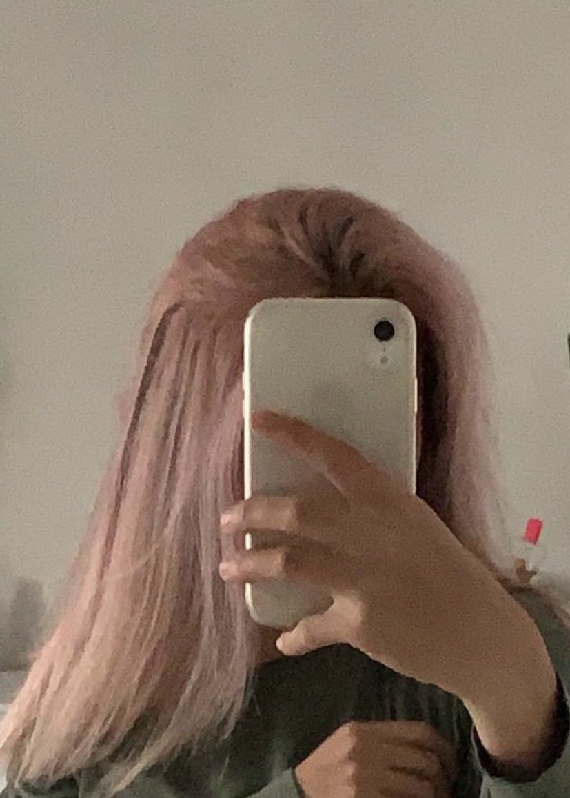 sofiaR0b's tweet photo. ostia tía k tengo unas ganas de volver al cabello rosa… no lo valore lo suficiente https://t.co/4lQueNZNzh