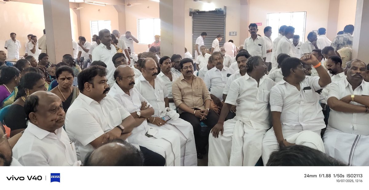 DrPSaravananMD's tweet image. மதுரை அவனியாபுரத்தில் புரட்சித்தலைவர் எம்.ஜி.ஆர் அவர்களின் திருவுருவச் சிலையை சேதப்படுத்திய சமூக விரோதிகளை இதுவரை கைது செய்யாத திமுக அரசை கண்டித்து,

மதுரை புறநகர் கிழக்கு மாவட்ட செயலாளர் அண்ணன் திரு.வி.வி.ராஜன்செல்லப்பா MLA மற்றும் IT Wing மாநிலச் செயலாளர் திரு.ராஜ்சத்யன்…