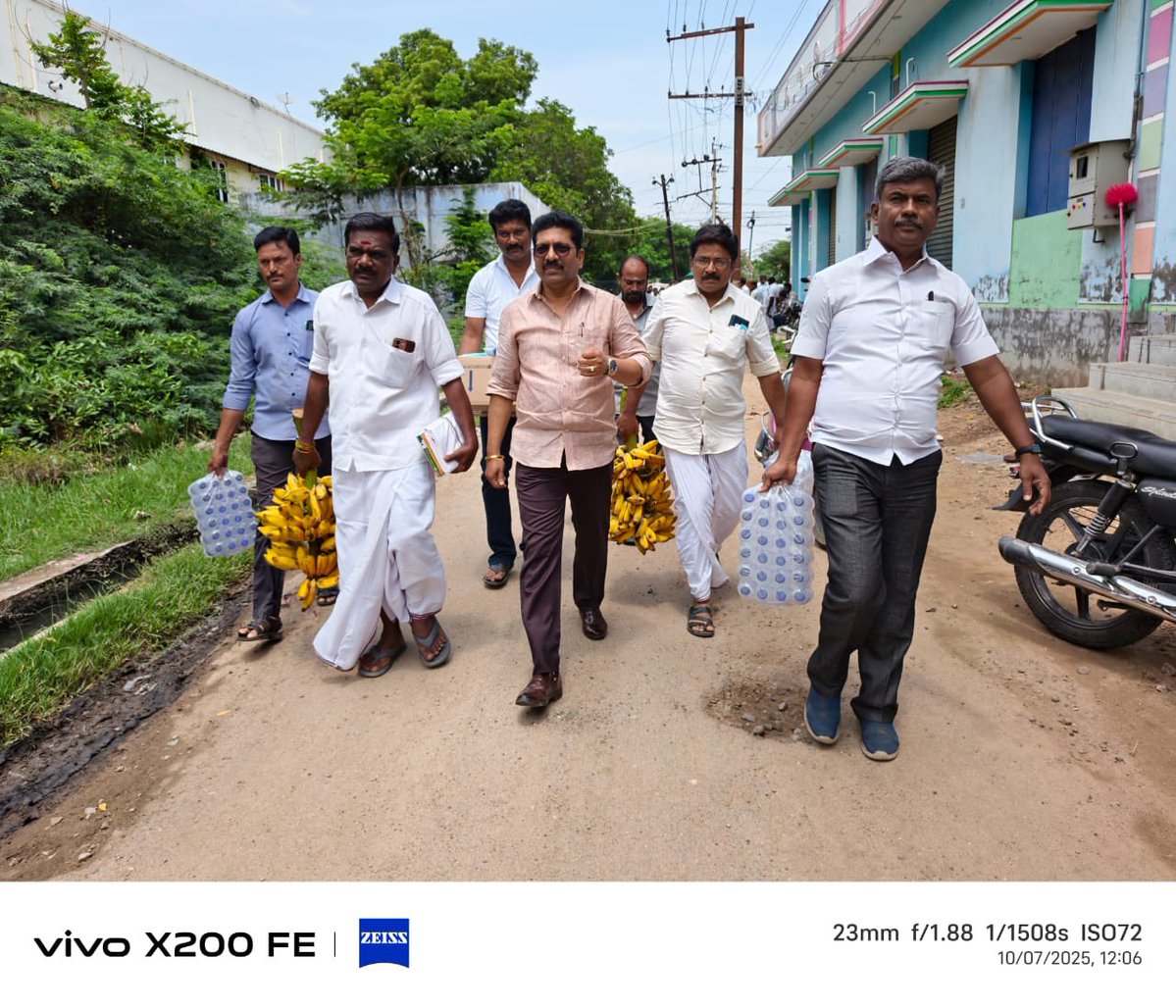 DrPSaravananMD's tweet image. மதுரை அவனியாபுரத்தில் புரட்சித்தலைவர் எம்.ஜி.ஆர் அவர்களின் திருவுருவச் சிலையை சேதப்படுத்திய சமூக விரோதிகளை இதுவரை கைது செய்யாத திமுக அரசை கண்டித்து,

மதுரை புறநகர் கிழக்கு மாவட்ட செயலாளர் அண்ணன் திரு.வி.வி.ராஜன்செல்லப்பா MLA மற்றும் IT Wing மாநிலச் செயலாளர் திரு.ராஜ்சத்யன்…
