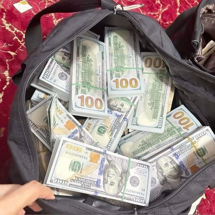 giftlovej's tweet image. Money is everything.