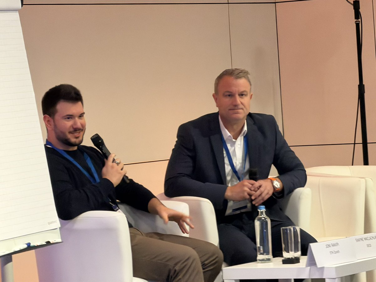 sansruben's tweet photo. Comenzamos la jornada en Bruselas con “The road to starting up” del #YEPA Summit. Conversación sobre el camino desde las redes universitarias y la transferencia tecnológica hasta la creación de una nueva empresa. @OECD_local @EU_Commission https://t.co/fVl2zAZxGZ