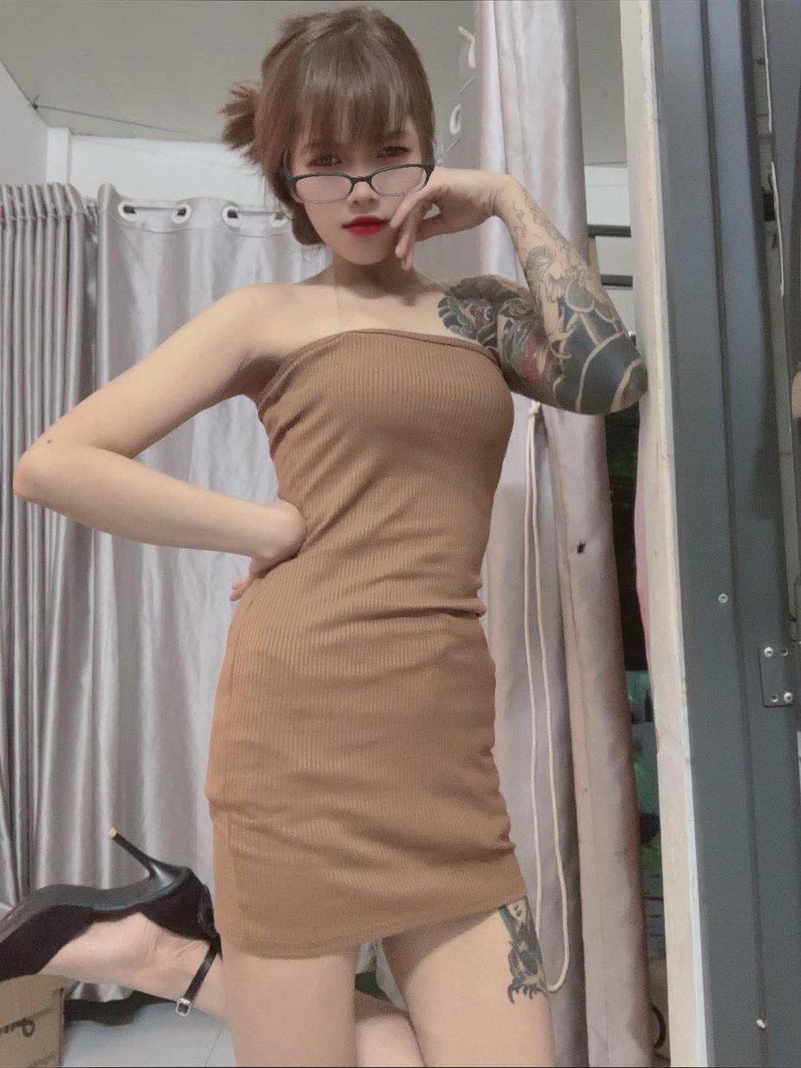 khmerChip's tweet photo. Tướng nhỏ nhỏ vầy chứ em chấp anh và bạn thân của anh https://t.co/jZqLzmNEHR