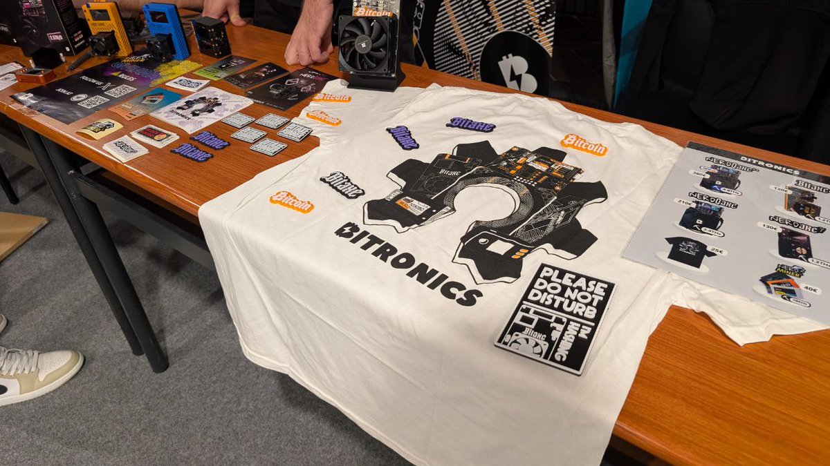 BitronicsStore's tweet image. Resaca emocional de la @Wo_Bitcoin 💥
¡Gracias a todos los que os pasasteis por nuestro stand y celebrasteis con nosotros el progreso de Bitronics durante estos años!
Estamos enormemente agradecidos por vuestra energía, apoyo y por compartir nuestra visión: la minería en casa…