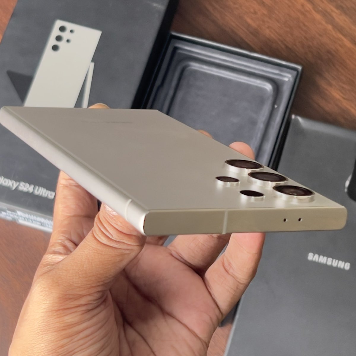 jodhafes's tweet image. Samsung S24 Ultra
Ram 12gb, memory 512gb
Grs SEIN sampai 31/12/2025
Mulus 99% like new
Fungsi 100% normal
Fullset bawaan

Harga 12.850.000
Lok Jogja / COD menyesuaikan 

WA 0812-3331-2818
Atau inbox
#samsungsecond #jualsamsung #hpsecondjogja #jualiphone