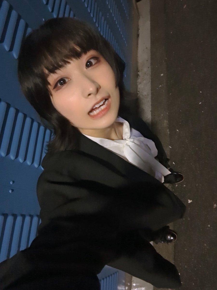 Natsuno_Mushi's tweet image. 【孤毒のまじない】
先日ビジュアル撮影でした♡
きゅるきゅるかわいいです♡
LogIC!、このビジュアルが並ぶんですか！？

ご予約受付開始は〈10/13(月) 22:00〉から！！
お待ちしております🎀

#孤毒のまじない #LogIC