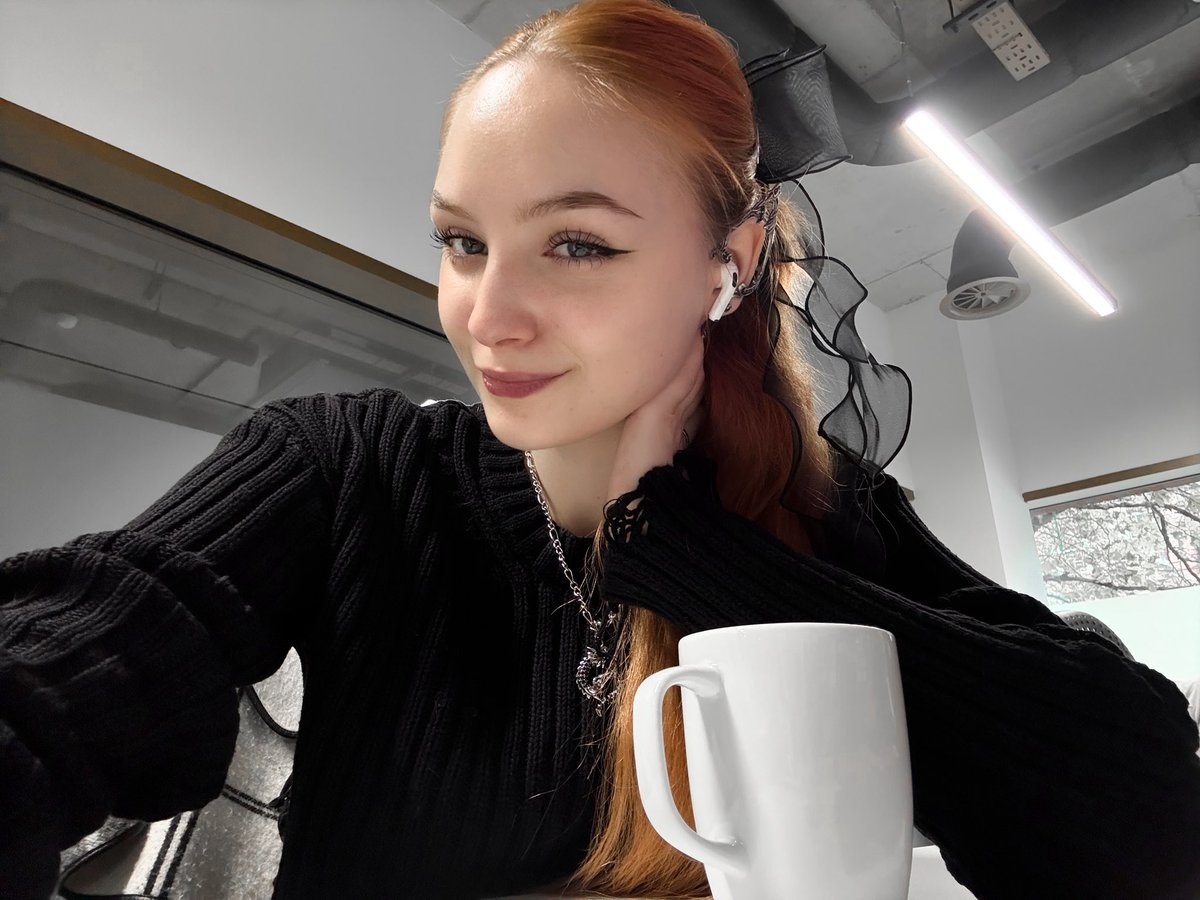 She’s a 26 yo granny now 👵🏻
(Still had to go in to work today)