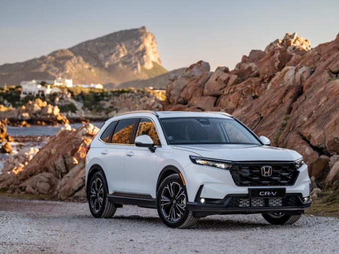 We all love a good view! ☀️ We found the best luxury SUVs with panoramic sunroofs. Which vehicle on this list is your ultimate dream car? bit.ly/BestModelsWith…
#LuxurySUV #PanoramicSunroof #CarGoals #SouthAfrica #DreamCar