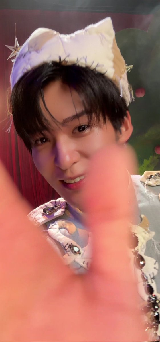 megurofied's tweet photo. MY PRINCE!!! (´；ω；｀)🖤👑 https://t.co/fgU0cIjx5z
