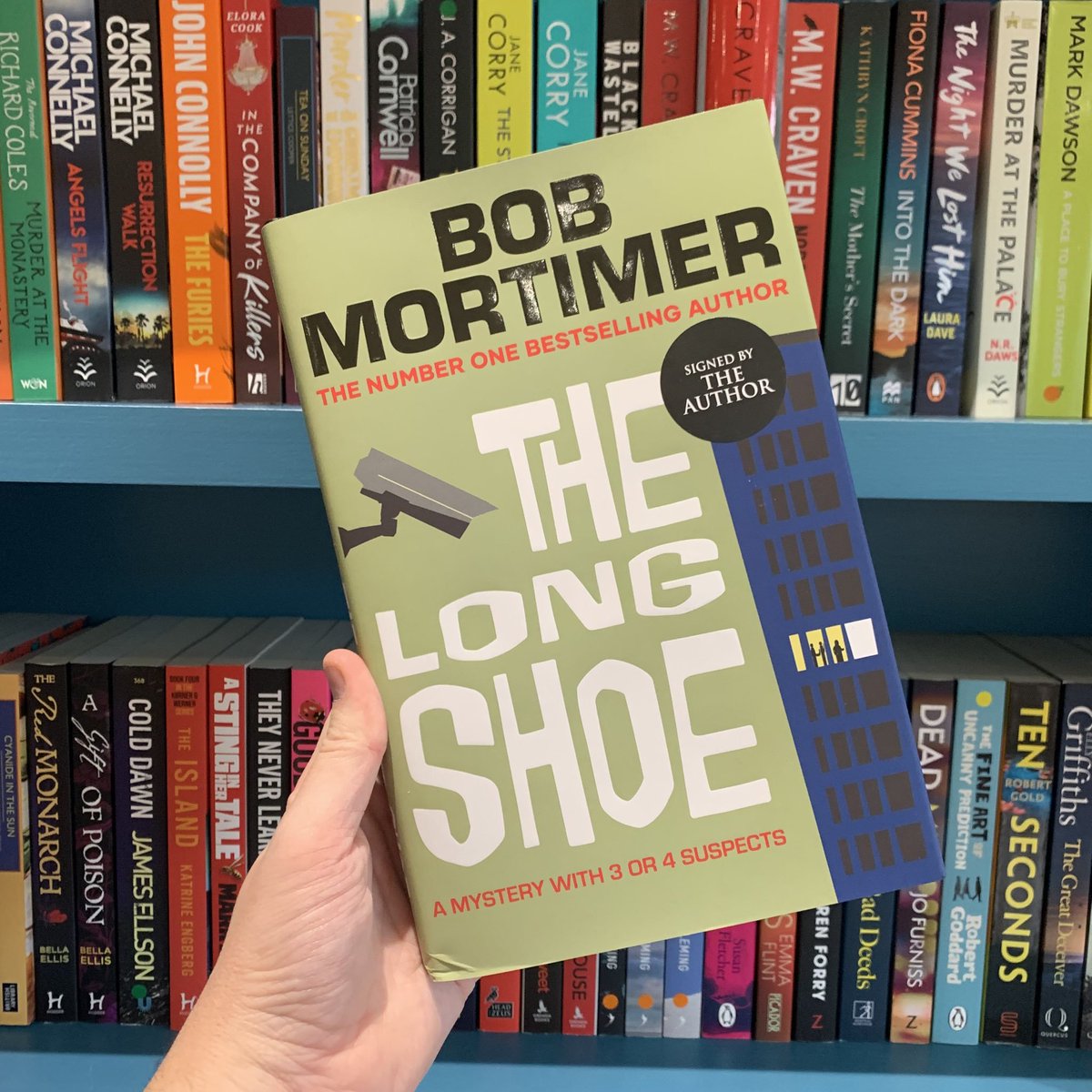 So many new releases heading out the door this week!

Such as, "The Long Shoe", the new crime mystery from Bob Mortimer. It opens with a think-piece about eggs, because of course it does. - Michael
bertsbooks.co.uk/product/the-lo…