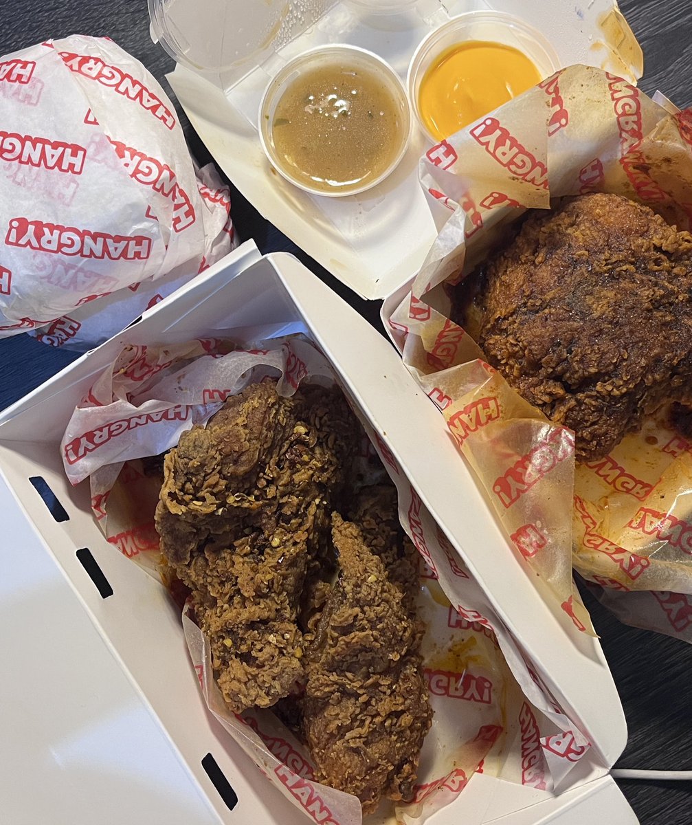 glazeshine_'s tweet photo. Duh akhir2 ini hidupku hampa bgt, ngajak temen makan diluar or hangout susah jg. 
untung ada hot side story di ojol jadi ga hampa lagi 🥹 https://t.co/p1kigE5zEj
