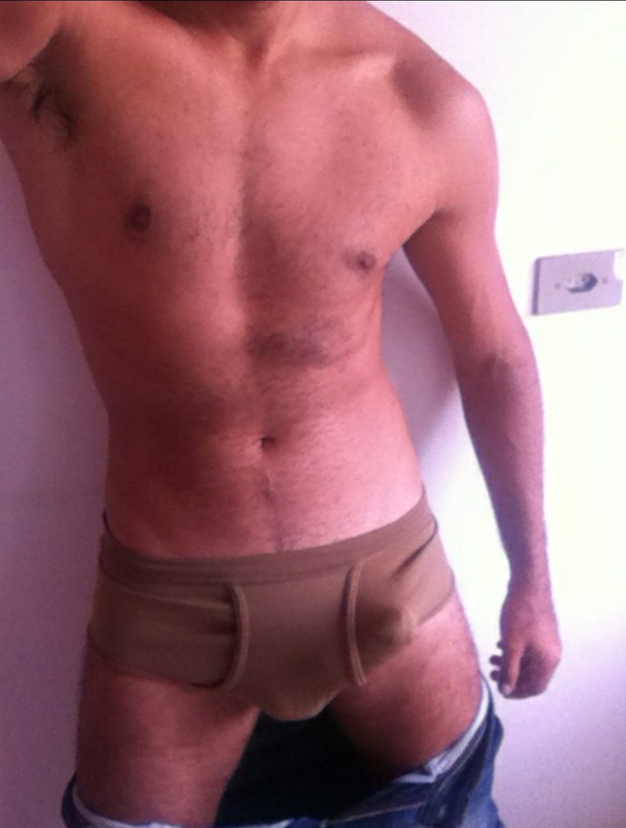 RogerSolrac's tweet photo. Cueca do meu pai https://t.co/JtuJR3vKpF