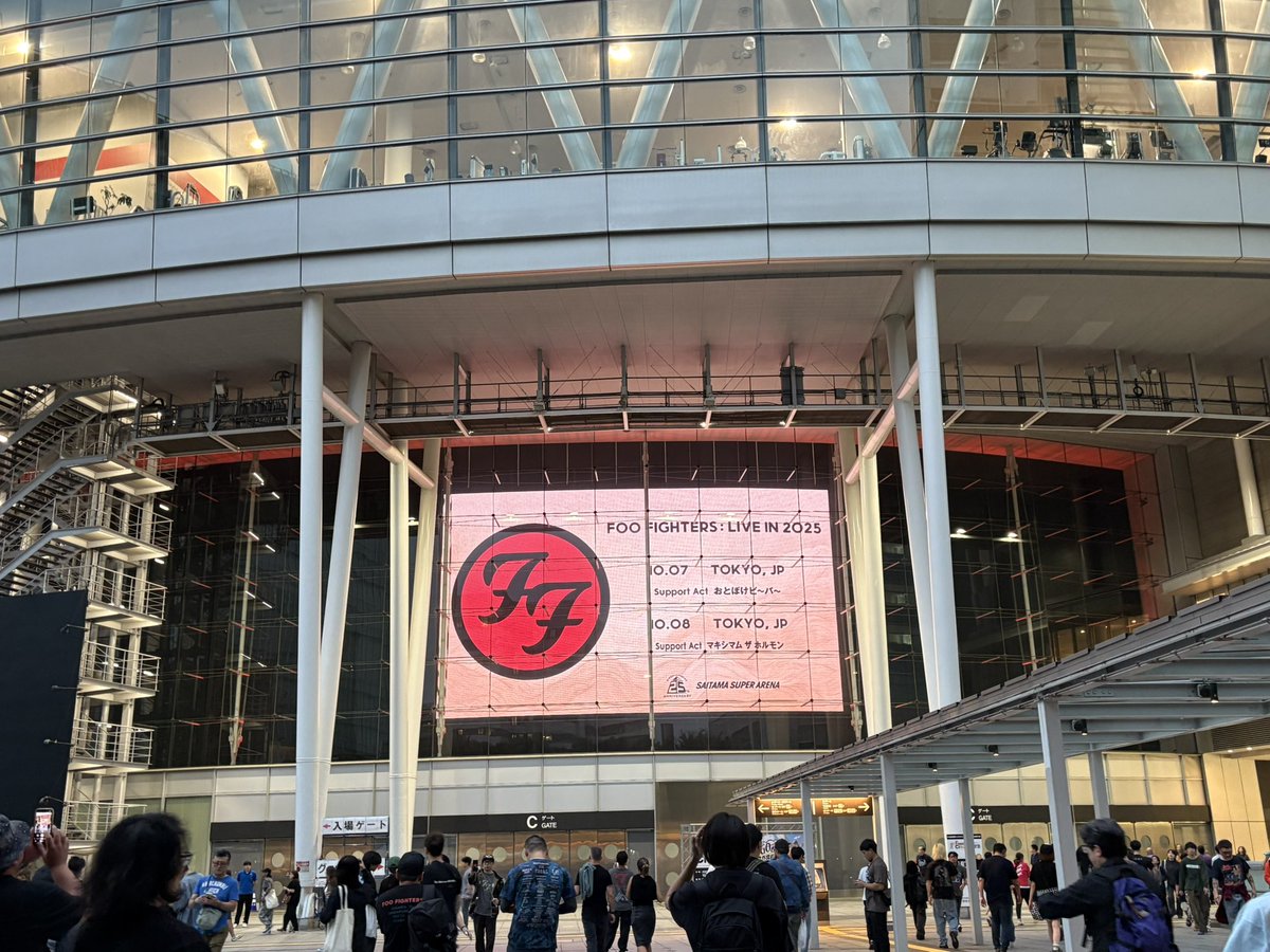 eriashi860's tweet photo. デイブはようw
#foo fighters  #さいたまスーパーアリーナ https://t.co/AZ5qWpBV8S