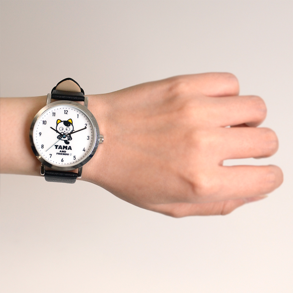 盤面が大きめで視認性がいい シルバーフレームの腕時計⌚が新発売