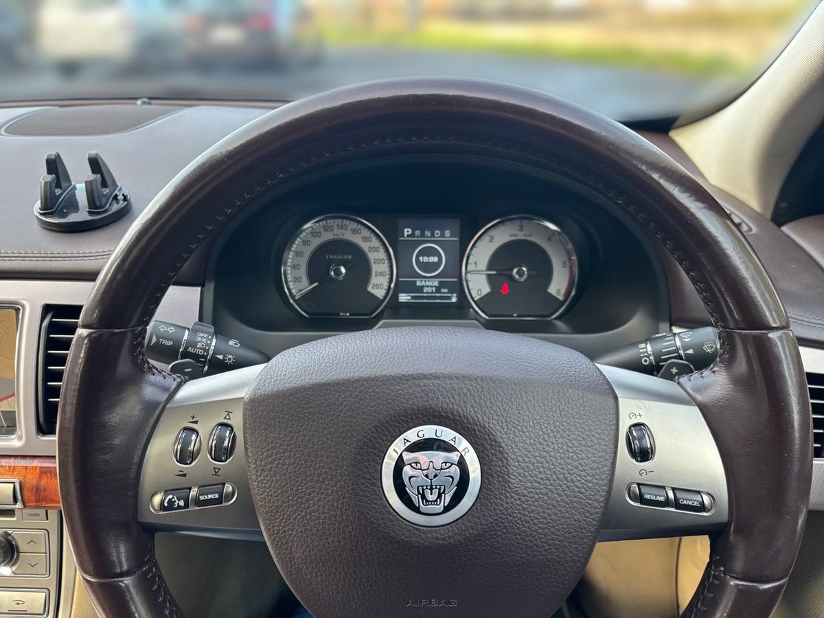Jaguar XF 2.7 diesel auto over 200 BHP
#benjaminmotors #jaguar