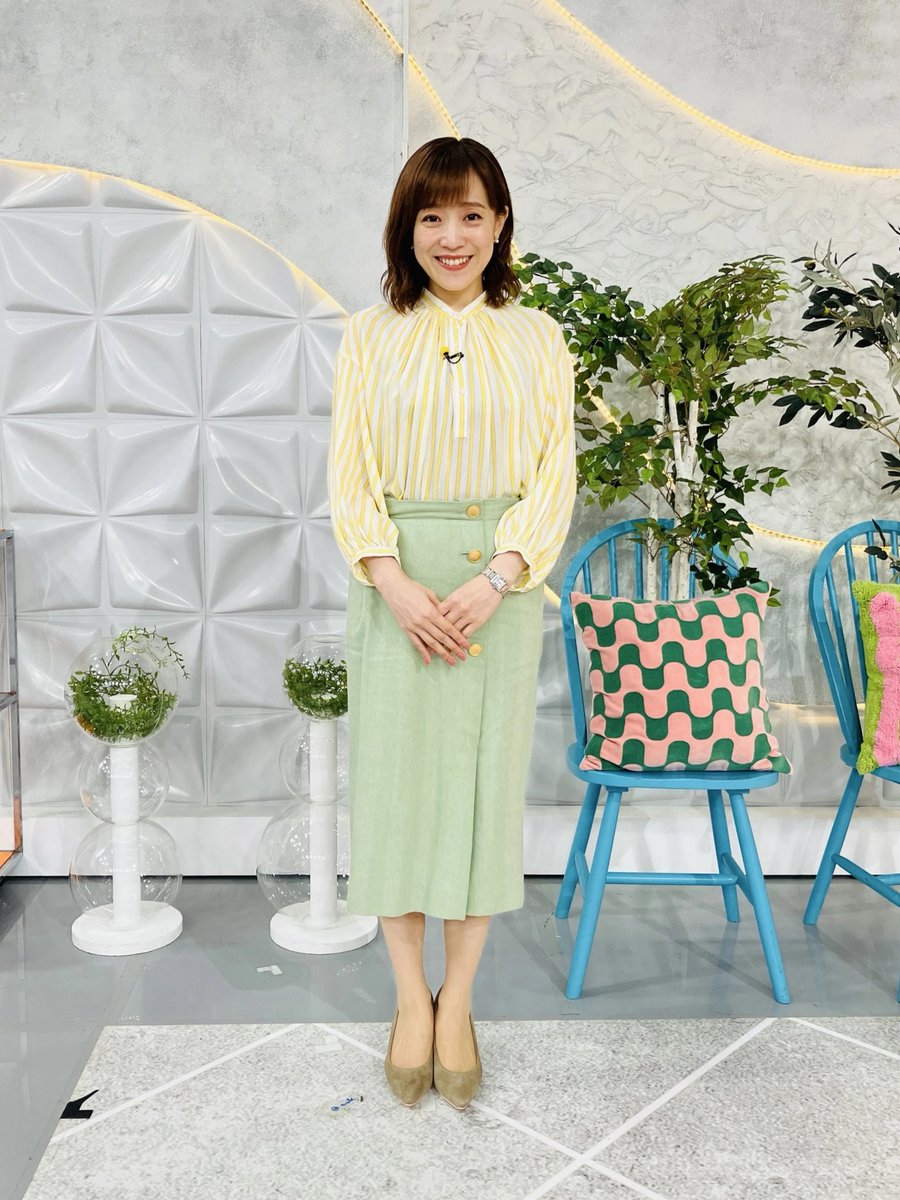 hiruobi_tbs's tweet image. \ 本日の #aicode はこちら🍋/
あわい黄色のブラウスとミントグリーンのスカートが、どんよりした天気を吹き飛ばすほど爽やか☀️
本日もひるおびをご覧いただき
ありがとうございました🦁
明日もぜひご覧ください🫶
#TBS #ひるおび #aicode
#江藤愛 #アナウンサーコーデ