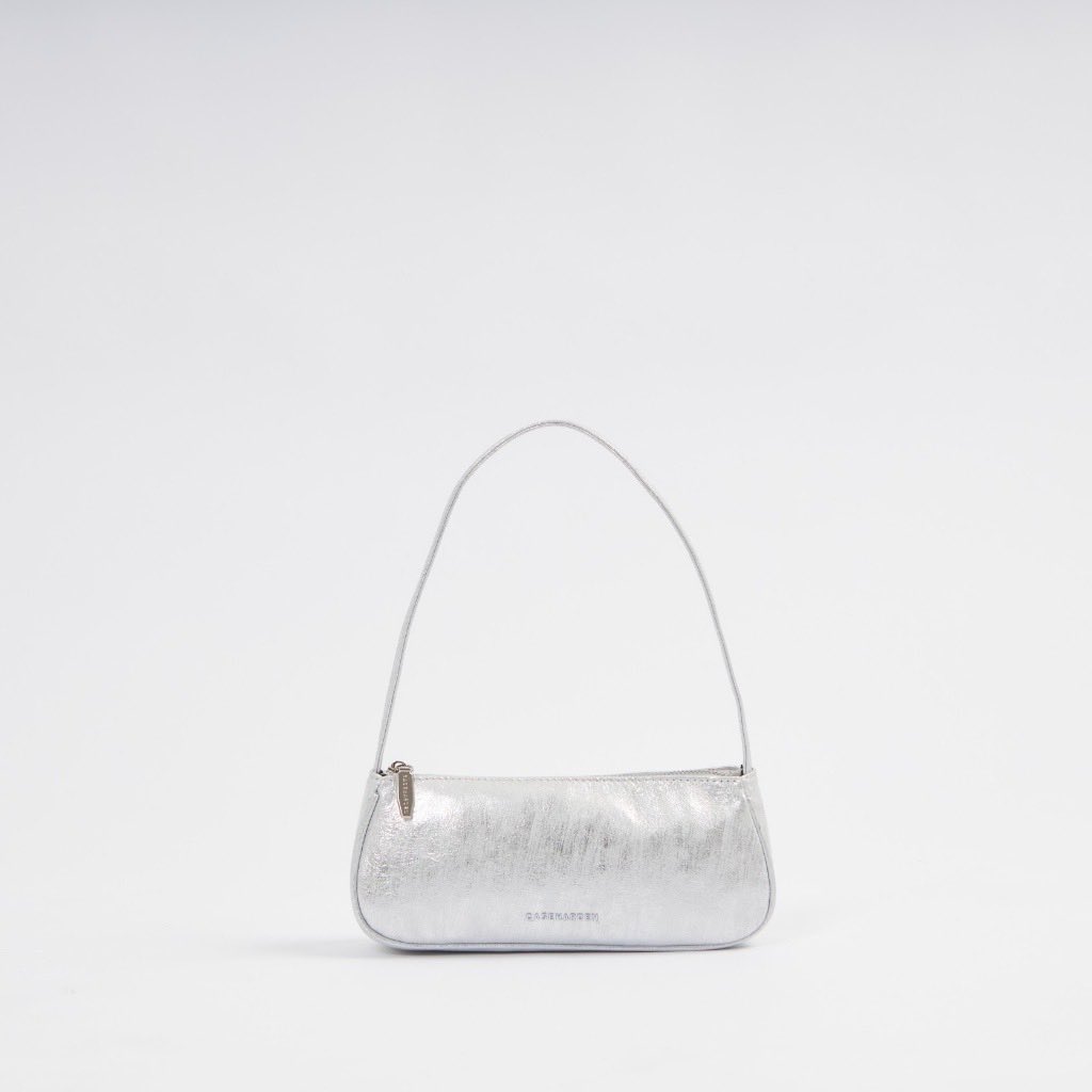 summermidjuly's tweet photo. .✶    𓈒˙ ส่งต่อ Caseharden สี silver /✿
Price 500 (form 690) free shipping 💌
พร้อมโอนลดได้ค่า

#ส่งต่อcaseharden #caseharden #กระเป๋าสตางค์  #ส่งต่อเสื้อผ้า #ส่งต่อvgh #กระเป๋าแบรนด์ไอจี #ส่งต่อกระเป๋ามือสอง #ส่งต่อstylist #ส่งต่อเครื่องสําอาง #ส่งต่อcintage https://t.co/yFcW6GeVIG