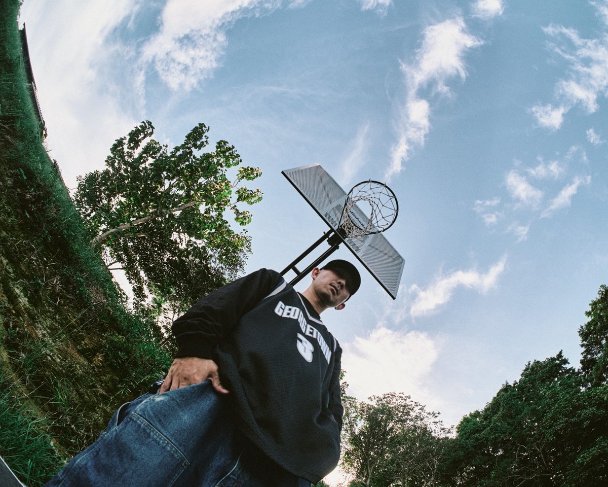 pvinerecords's tweet image. 三重県鈴鹿市在住RC SLUM所属のラッパー、YUKSTA-ILLの来たるニューアルバム『82PLACE』からMILES WORD（BLAHRMY）をフィーチャーしたニューシングル”MINDFULNESS”が本日より配信開始！
p-vine.jp/news/20251008-…