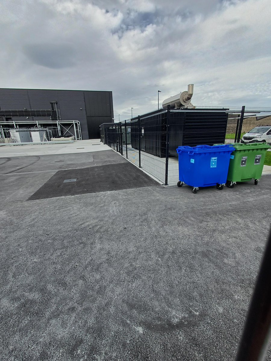 jncfencing's tweet image. New project complete ✅
📍 Limerick – Medical Storage Facility
🔒 Resista 2430mm mesh panels
🚪 “358” clad S/L &amp;amp; D/L gates
➡️ 7m sliding gate
🖤 Baseplated &amp;amp; RAL 9005 finish
#JNCFencing #ResistaSystem #SecurityFencing #Limerick #IrishConstruction
