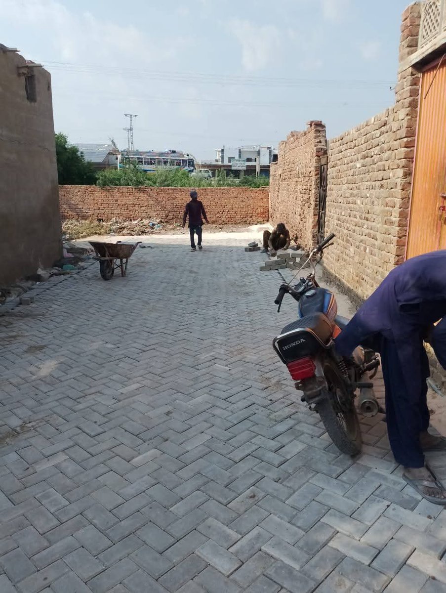 JavedAliShoro1's tweet photo. With the efforts of #Hyderabad #Mayor @KashifShoroPPP the Hyderabad Municipal Corporation has started repairing the main road in Village Kirar Khan Solangi  Construction of the Paver Block  road is currently under way.
@bilalshoro376 https://t.co/oLaGjr1UkV