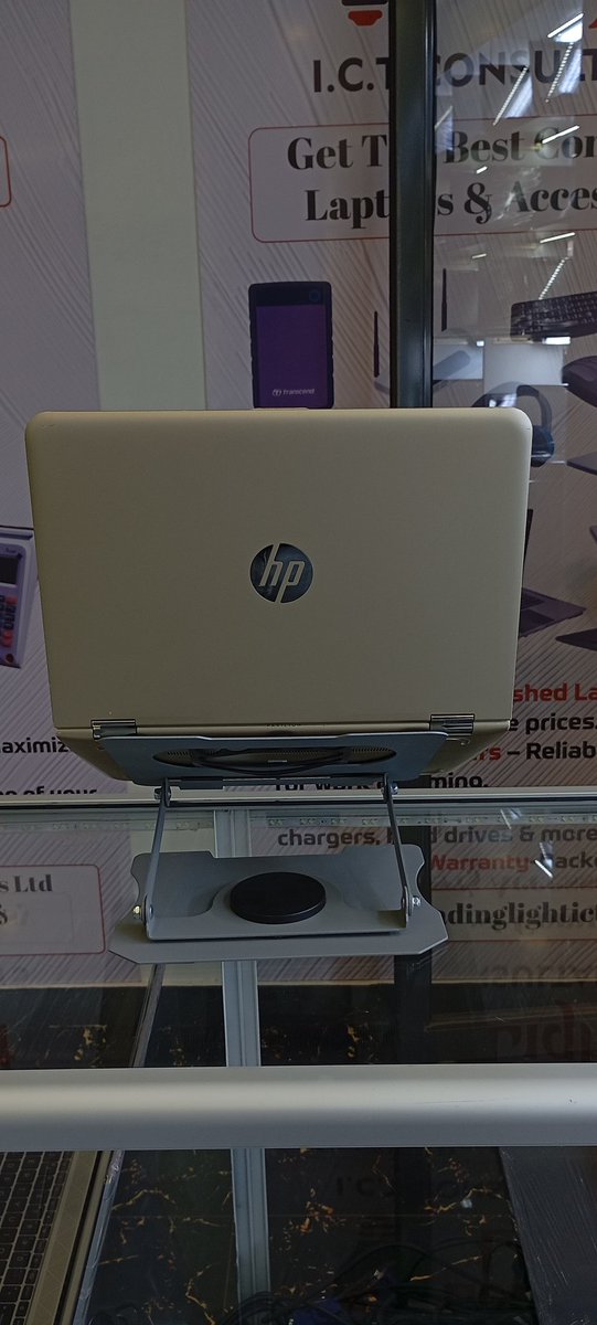 leadingComps's tweet photo. HAPPY CUSTOMER WEEK 
HP PAVILION X350 M3
8GB RAM
256GB SSD
INTEL CORE I5 7th GENERATION 
Includes a laptop bag and mouse
Kes 30,000
#CustomerServiceWeek #kericho #laptops https://t.co/P0L7uFeJAo