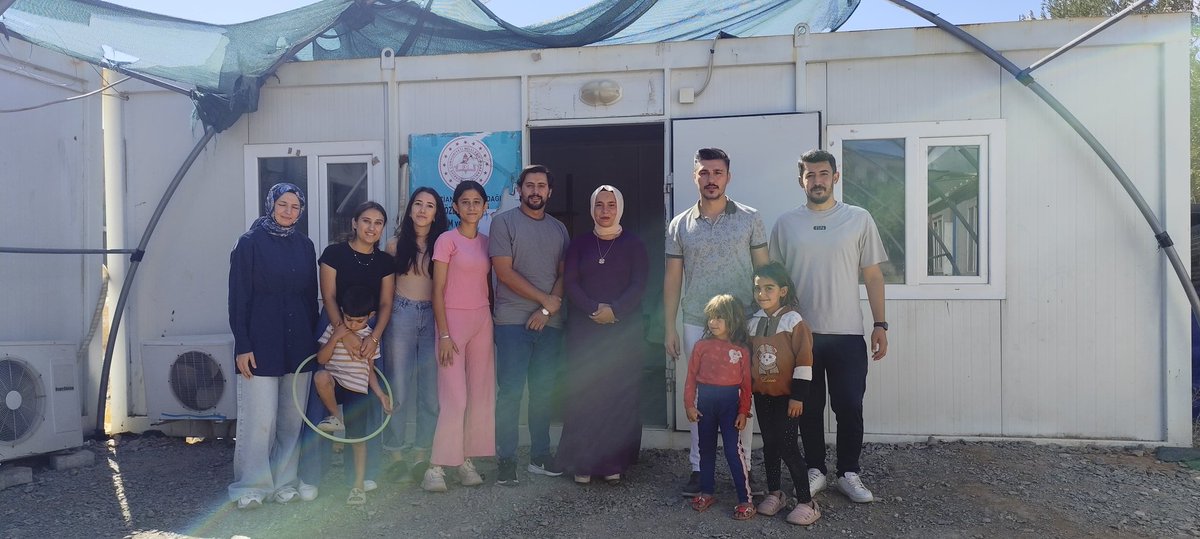 Nurdağı Gençlik ve Spor İlçe Müdürlüğü olarak "Mutlu Çarşamba" projesi kapsamında etkinlik gerçekleştirildi.
<a href="/BBozgeyik_27/">Bünyamin Bozgeyik</a> <a href="/Numannafizsahin/">Numan Şahin</a> <a href="/YILDIRIRMehmet/">Mehmet YILDIRIR</a> <a href="/ncerciyas/">Nurullah Cemil Erciyas</a> <a href="/hruhimor/">hruhimor</a>