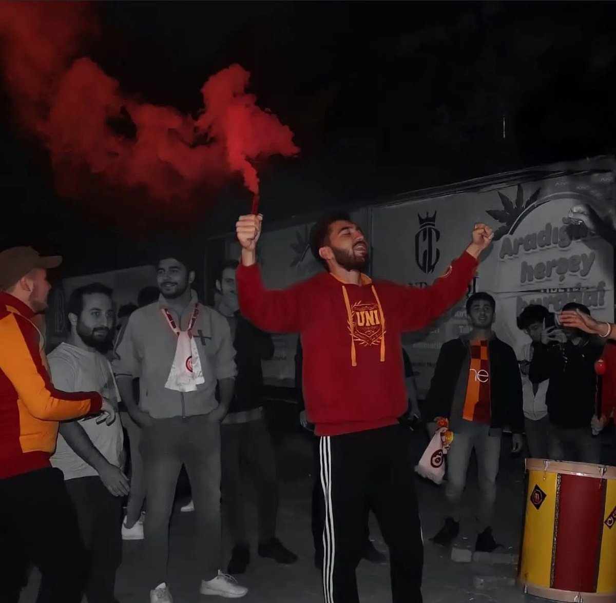 Oluşumumuzun eski başkanı,çok kıymetli ağabeyi Oğulcan Hatunoğlu’nun doğum gününü en içten dileklerimizle kutlar,yeni yaşında sevdikleriyle beraber sağlıklı, huzurlu ve mutlu yıllar dileriz.#ultrAslanUNI