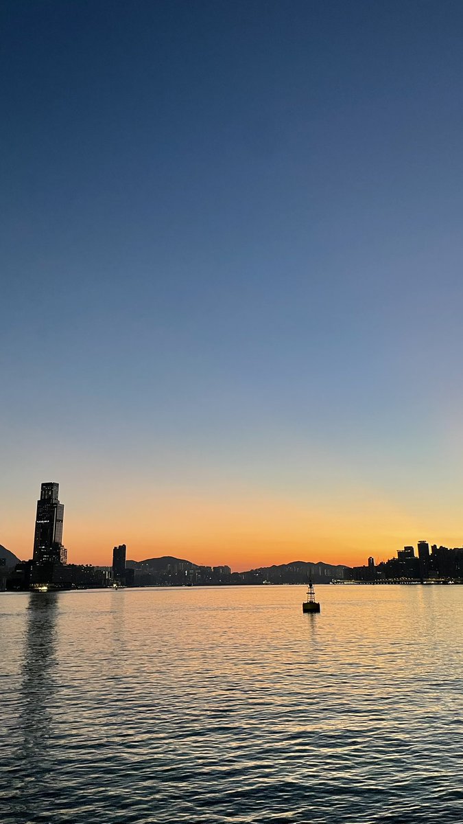 TakaHeroING's tweet photo. 香港の朝🇭🇰
#香港 #hongkong https://t.co/2mg6zgXGum