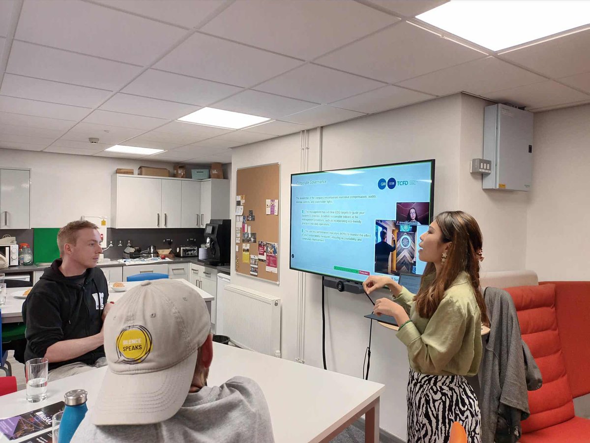 Stiwdio_USW's tweet photo. Thank you to everyone who came along to Fieldnotes Stiwdio last month! Some amazing conversations  

Join us this month on 25th October at Newport campus    Free early bird tickets here: https://t.co/ueaKgPwGHx https://t.co/os0ZFLTxzG