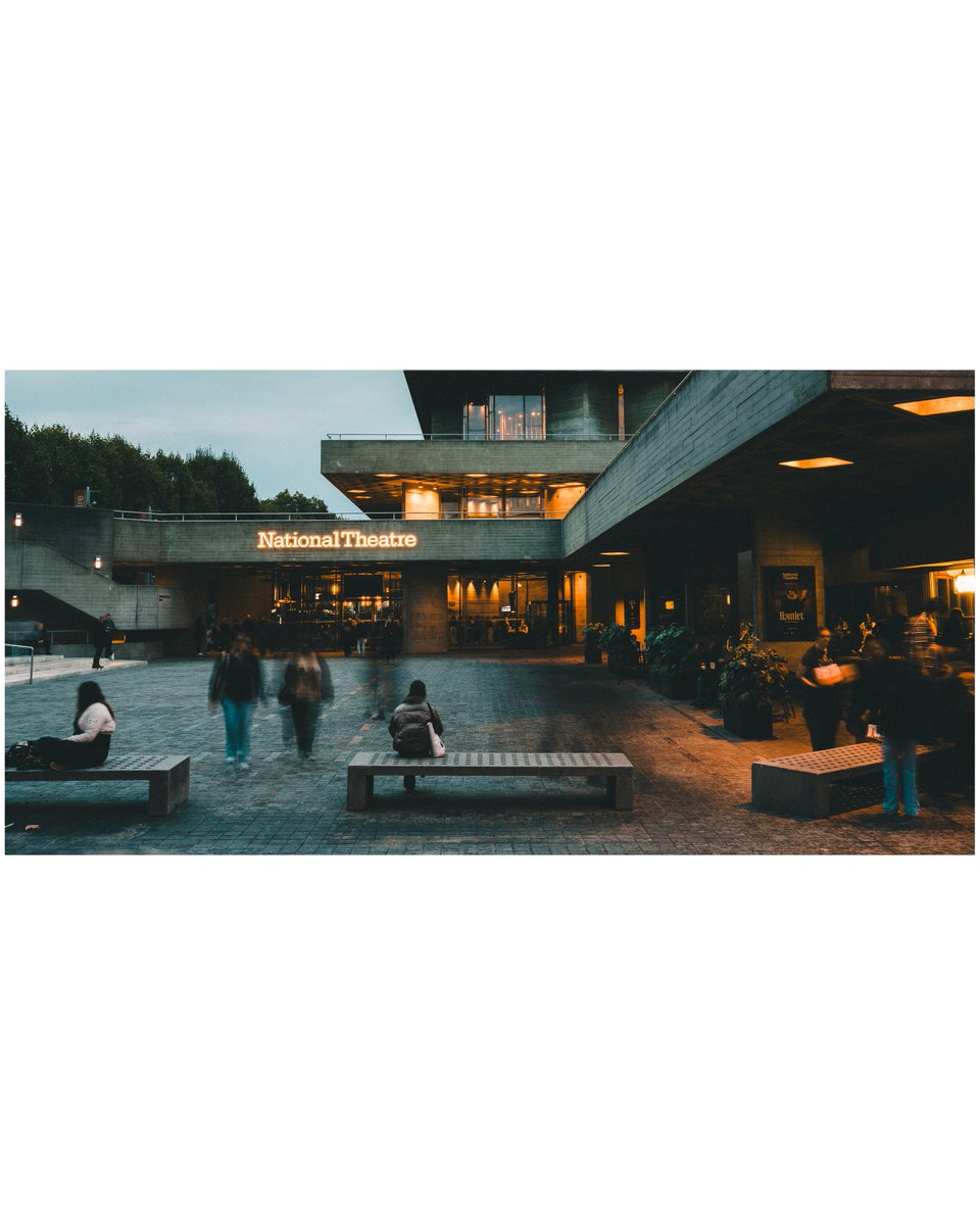 maciej_murawski's tweet image. An Evening at the National in slow shutter.

Capturing the pre-show buzz and the beautiful Brutalist glow of the National Theatre as the city comes alive at night.

📍: National Theatre, London
📸: Sony a7IV + Sony 35mm F/1.4 GM

#SonyA7IV