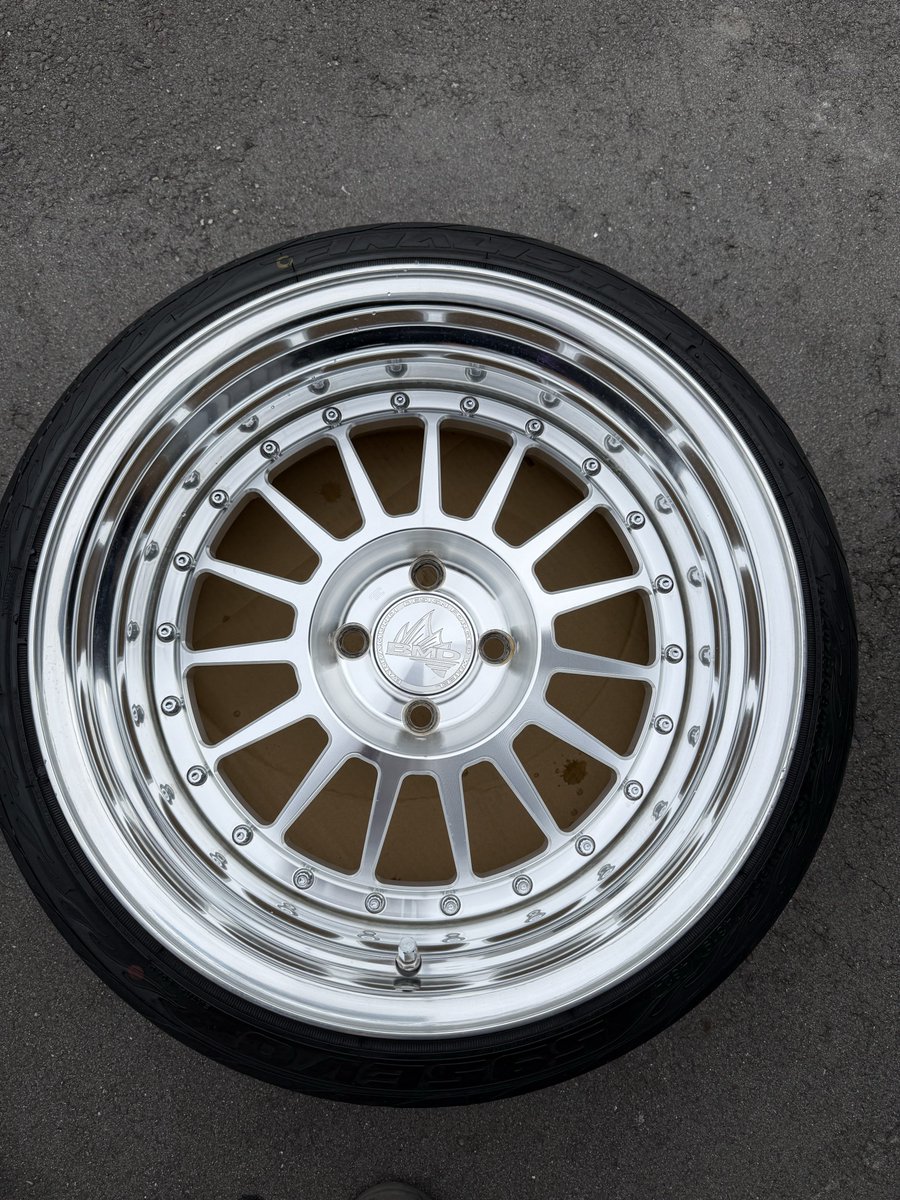 fuyu_4a2u's tweet image. バラマンディ　RAYCOD
16インチ9j+3
タイヤ　ファイナリスト
195/40r16

17万！！
話早ければ値下げもあり？！！
発送可！！(北海道から)