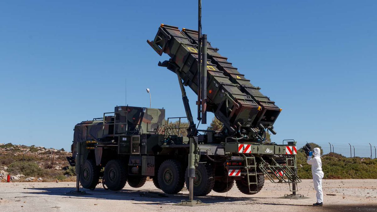 Ukrayna’nın Balistik Savunması Zayıflıyor: Önleme Oranları %6’ya Düştü
Financial Times, Ukrayna’nın balistik füze savunma sisteminin etkinliğinde belirgin bir düşüş yaşandığını bildirdi. Ağustos ayında yaklaşık %37 olan önleme oranı, Ekim ayında yalnızca %6’ya geriledi. 
Bu