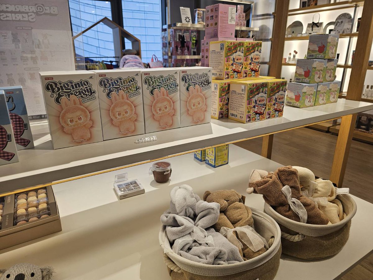 Paradisecity_J's tweet image. PLAZA内ショップ「#PART」

ショッピングアーケードPLAZAの「#PART」ではファッション品や雑貨を販売中😍
人気アイテムも販売していますので、お越しの際はぜひチェックしてみてください🙋‍♀️
※入荷状況によって商品は変化します

■営業時間
月 ~ 日曜日  11:00 ~ 21:00