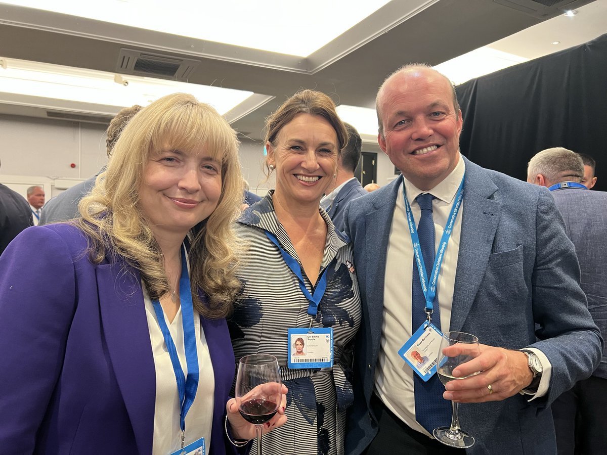 CllrSupple's tweet image. Great turnout of from Enfield (&amp;amp; Barnet) at the Conservative Party Conference.
Plenty of energy, ideas and determination for the year ahead. 💙
#CPC25 #Enfield #ConservativePartyConference

@EnfConservative @SWGCAX @EWHConservative