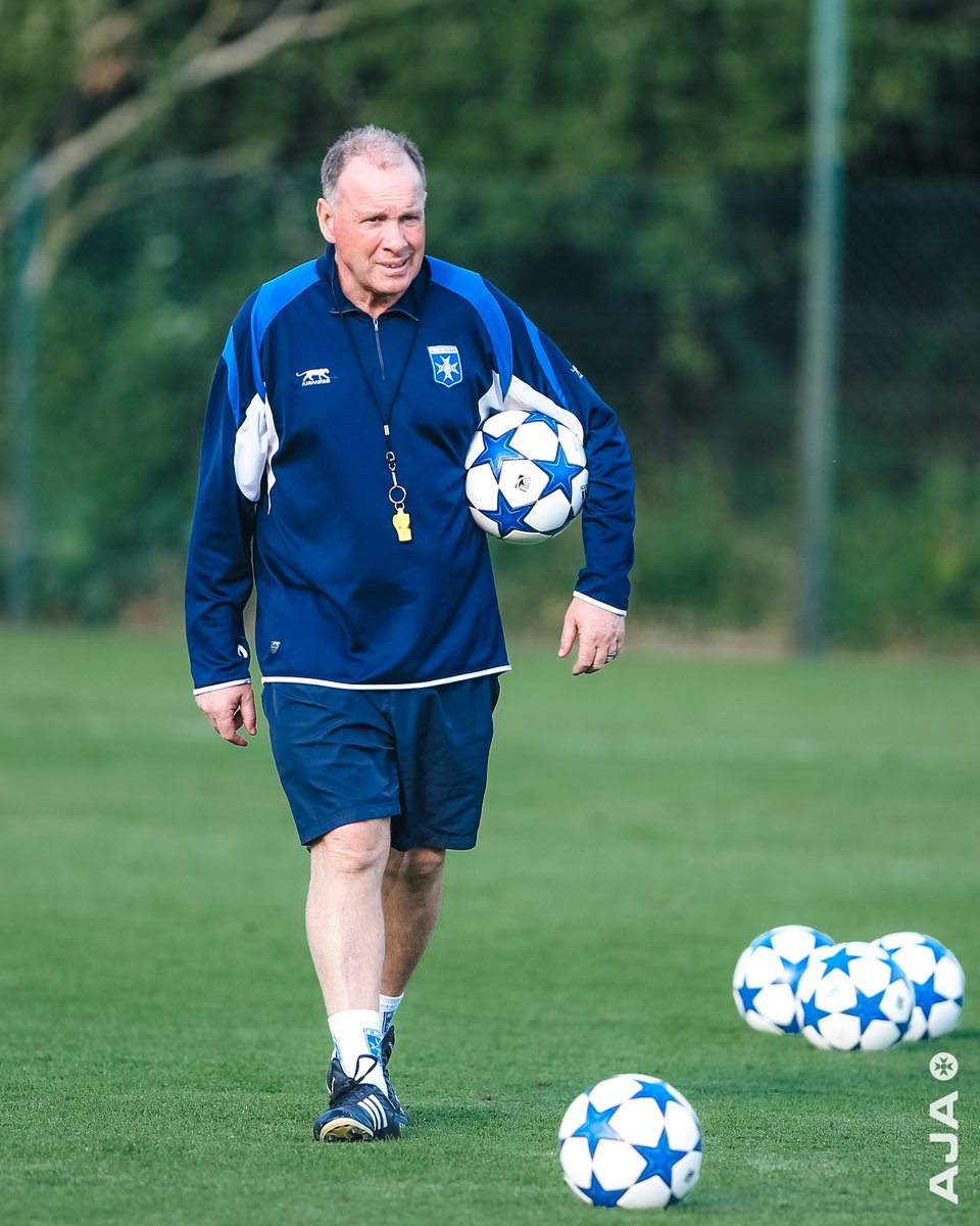 🎂 Joyeux #AJAnniversaire Jean Fernandez ! Cinq saisons à la tête de l'AJA et une qualification historique en Ligue des Champions 🤩 #TeamAJA