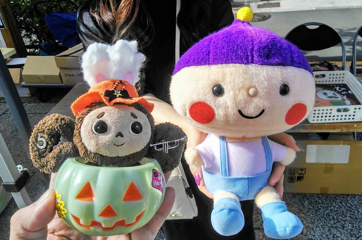 BradKicchi's tweet photo. あらぶんちょくんに、浅草のアレ🤣

10/8(水)、10/13(月·祝)
根津1丁目の長屋ギャラリー【吹きガラス ドロップ】さんへ
是非に〜💊🐙

#芸工展2025 #谷根千 #谷中 #根津 #千駄木 #上野桜木 #宙吹き https://t.co/mWJU84zxXL