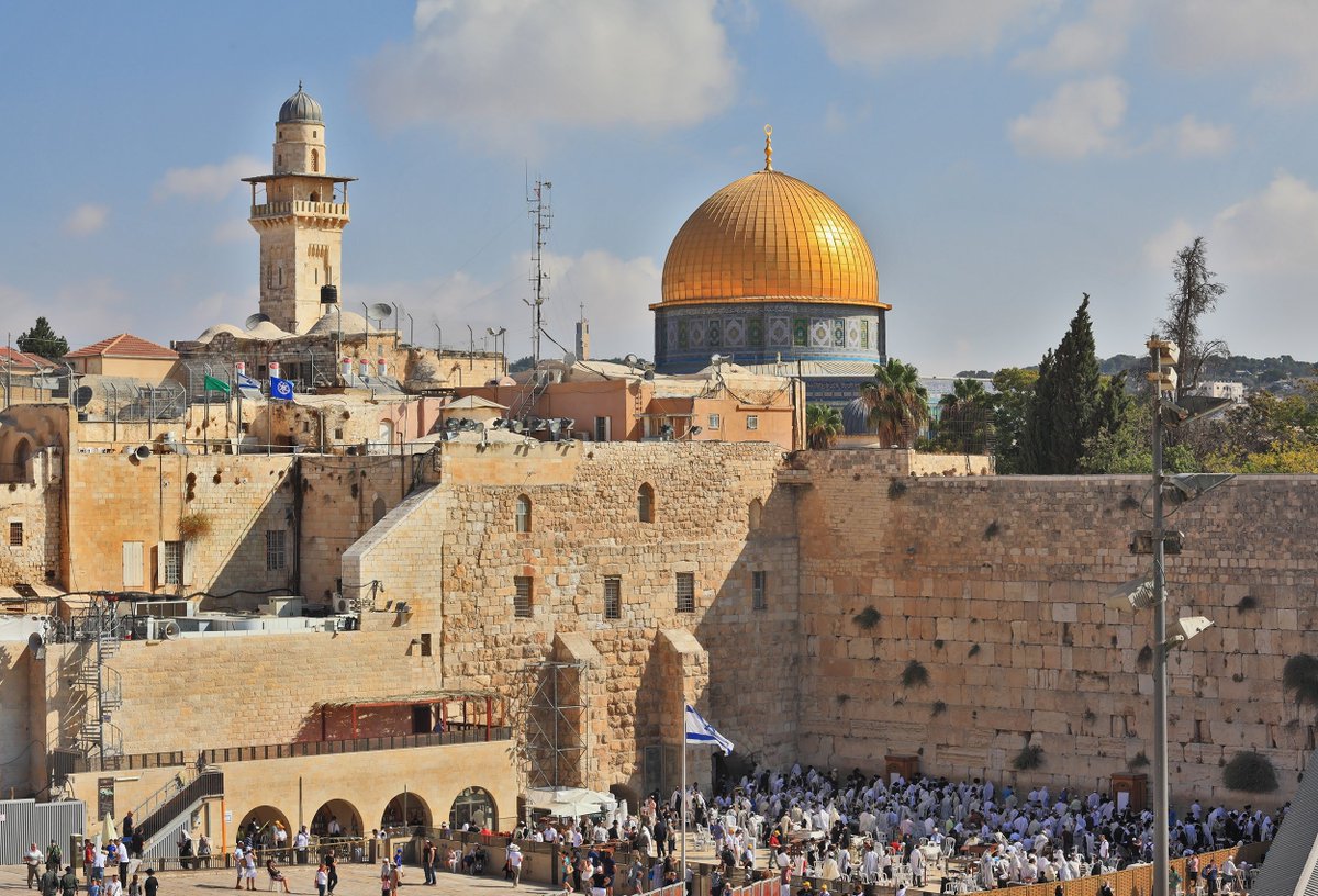 lechochretien's tweet photo. 🇮🇱💰 FLASH | Jérusalem MENACE DE SAISIR LES BIENS du Patriarcat arménien en raison d’une DETTE FISCALE jugée exorbitante liée à l’Arnona.

Les patriarches et chefs des Églises de Jérusalem DÉNONCENT cette ordonnance comme "douteuse et moralement inacceptable". https://t.co/I6u9ZEQUSC