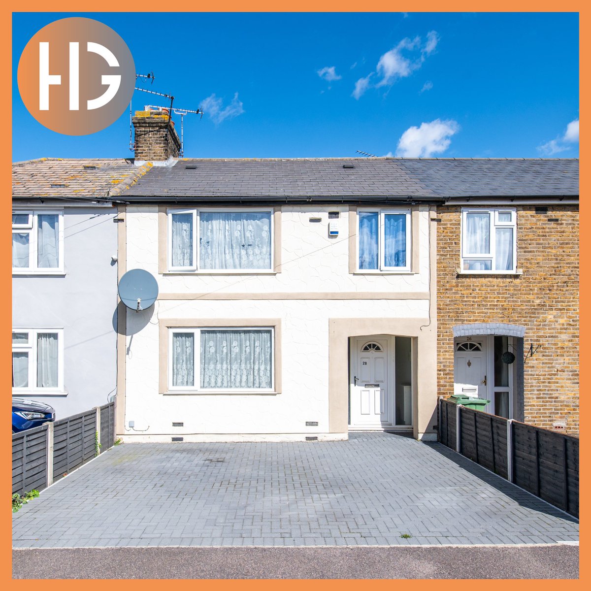 New listing alert: Swanscombe 

Three bedroom house with double garage to rear &amp; parking to front for sale in Swanscombe. A short walk from ships, public transport &amp; a variety of educational facilities. 

thehomesgroup.co.uk/property/broad…

#property #housingmarket #houseprices #estateagent