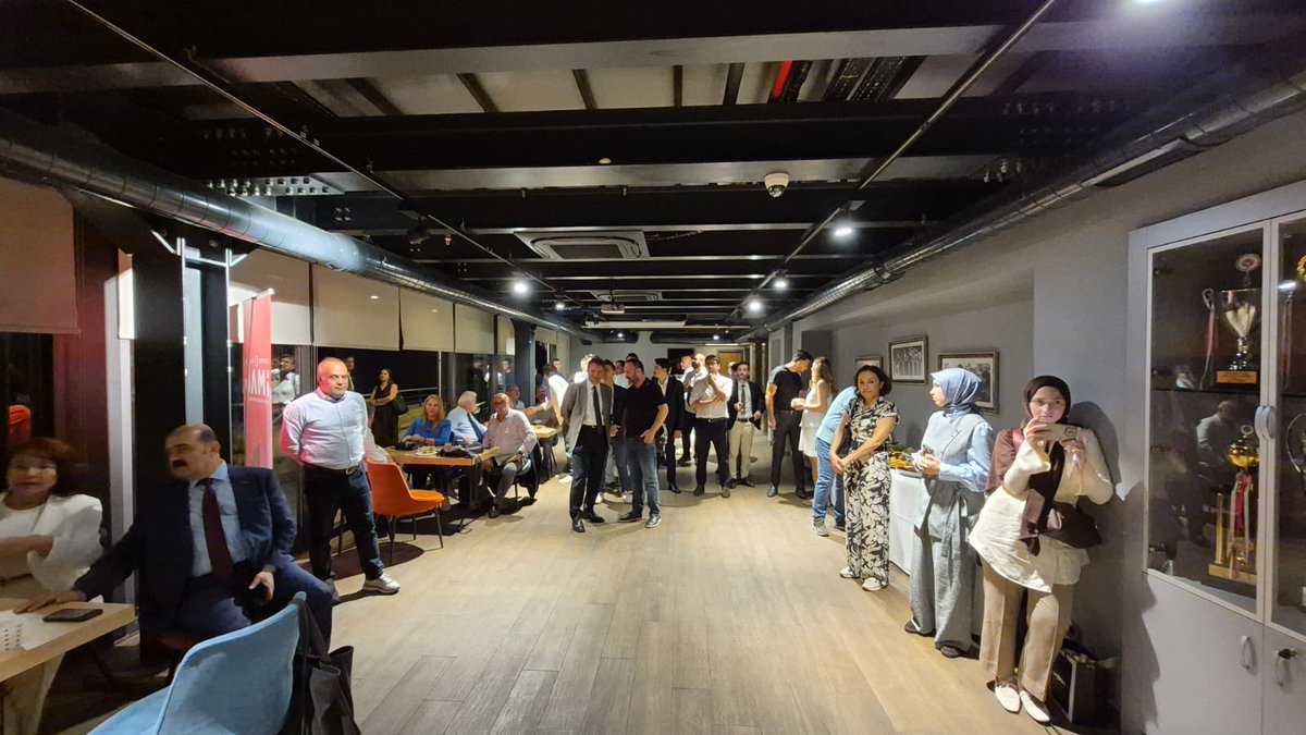 12 Eylül’de İstanbul Barosu Ana Binası’nda, meslektaşlarımızın katılımıyla 2025–2026 Adli Yılı Açılış Kokteylimizi gerçekleştirdik.
Katılımlarıyla bizlere güç veren tüm değerli meslektaşlarımıza teşekkür eder, yeni adli yılın adalet, dayanışma ve başarı dolu geçmesini dileriz.