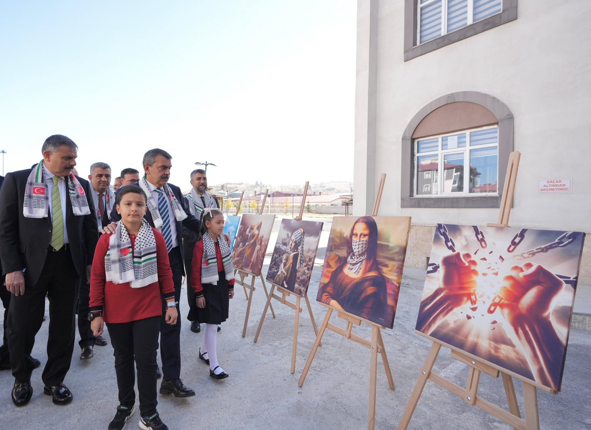 erenguevercin's tweet image. Heute am 7. Oktober, den Jahrestag des #Hamas-Terrors, finden auf Anweisung des türkischen Bildungsministers @Yusuf__Tekin von der #AKP an allen Schulen des Landes Veranstaltungen statt, um das &quot;Bewusstsein der Schüler für Palästina zu stärken&quot;.  In diesem Geist werden in der…