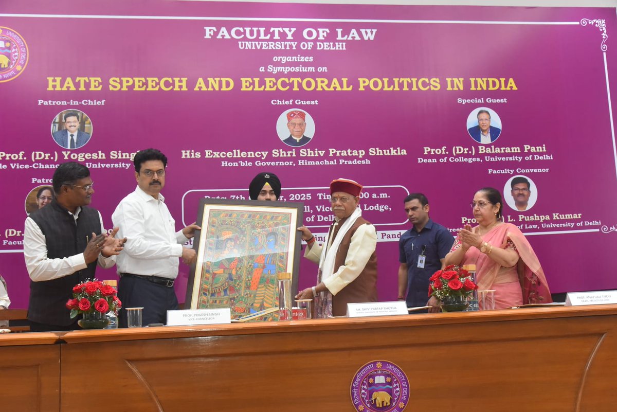 RajBhavanHP's tweet image. #दिल्ली_विश्वविद्यालय के विधि संकाय द्वारा आयोजित संगोष्ठी “भारत में घृणा भाषण और चुनावी राजनीति” में मुख्य अतिथि के रूप में उपस्थित हुआ।

इस अवसर पर, मैंने कहा कि शब्दों में पवित्रता और शक्ति होती है। अभिव्यक्ति की स्वतंत्रता का उपयोग जिम्मेदारी से करना चाहिए।

 “कटु और घृणित…