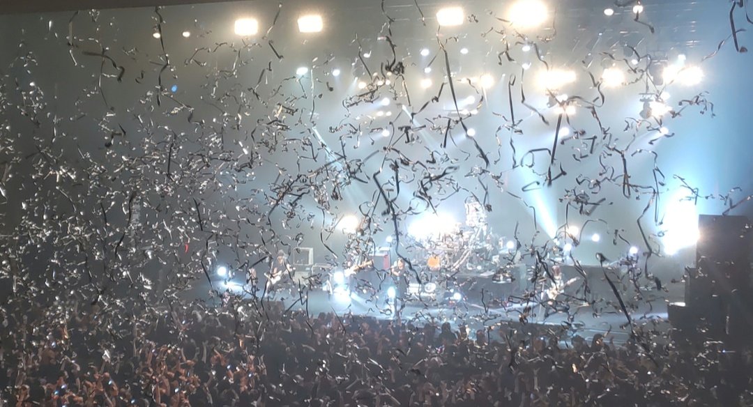 take_SLAVE_3131's tweet image. LUNA SEA 35th ANNIVERSARY TOUR 2024
ERA TO ERA -EPISODE 3-
神奈川県民ホール 大ホール

 -FINAL -黒服限定GIG 

撮影入って円盤化して欲しかった
#LUNAPIC