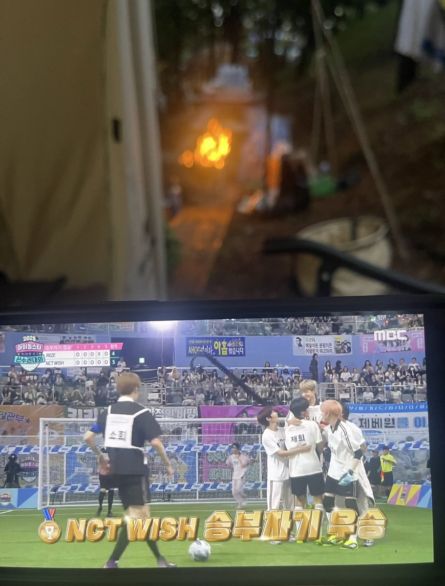 fuudaeon's tweet image. #아육대본방사수 #MBCkpop #NCTWISH #시온 #SION

오늘은 텐트에서 본방사수 하고 있슴니다
위시가 승부차기 우승을해서 기분이 좋음니다
덕분에 서프도 들엇슴니다
감사합니다사랑합니다

@MBC_entertain