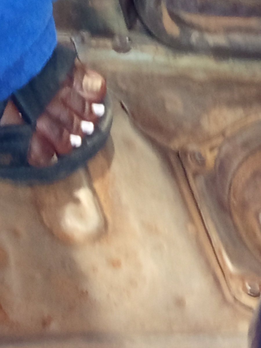 Phillippe11281's tweet photo. Nataka pesa nails 😂 https://t.co/1SG5fv78Zz