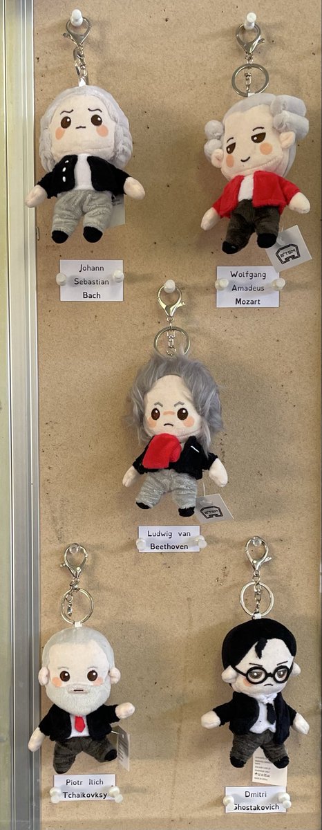 LEprofile1986's tweet image. To prove that I’m not a lier, the babies FINALLY made it out of the cupboard and onto the classroom display board today 🤭😍
#B2TSM
#TwoSetViolin