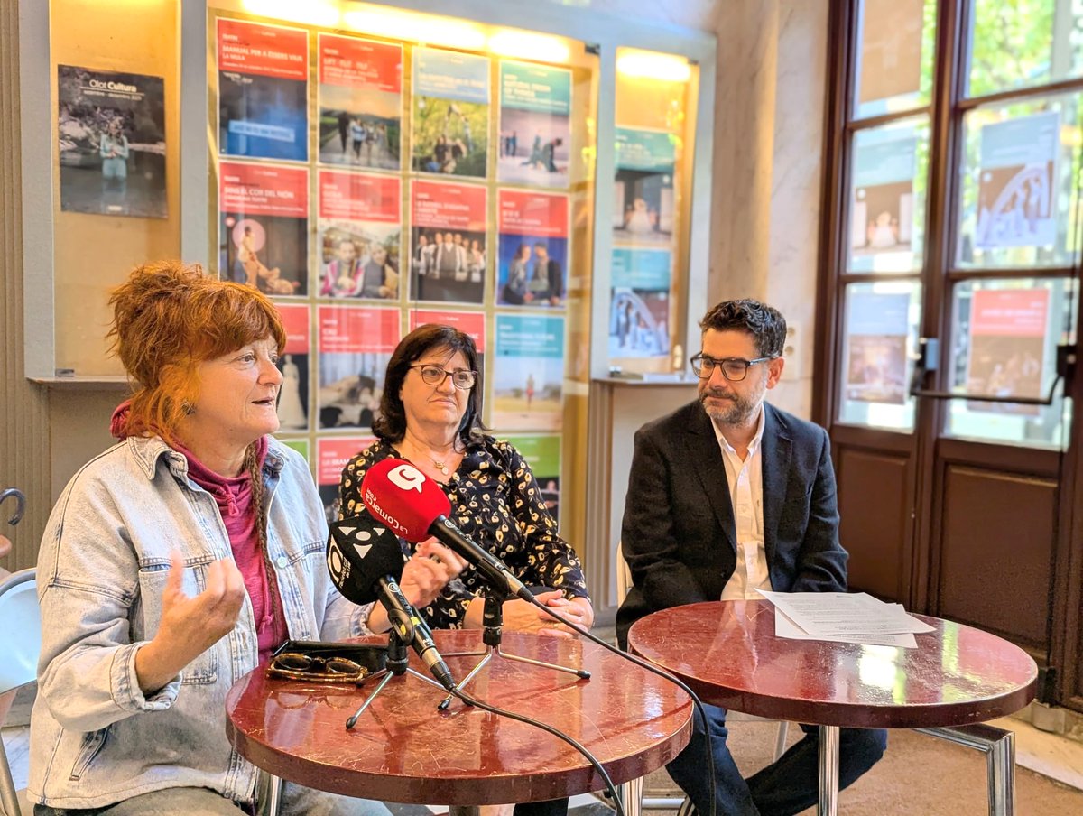 🎭🎉 El Teatre Principal d’Olot sota el lema "Compartim vulnerabilitat, defensem la nostra salut mental", acollirà un muntatge i dos espectacles aquest cap de setmana amb la voluntat de fer la cultura més inclusiva i celebrar el Dia de la Salut Mental.

🔗 olotcultura.cat/el-teatre-prin…